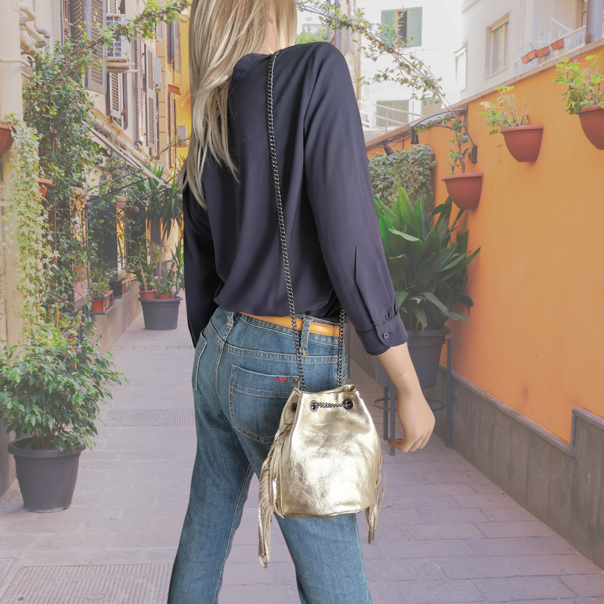 Borsa a Secchiello con Frangia in Vera Pelle Metalizzata Made In Italy