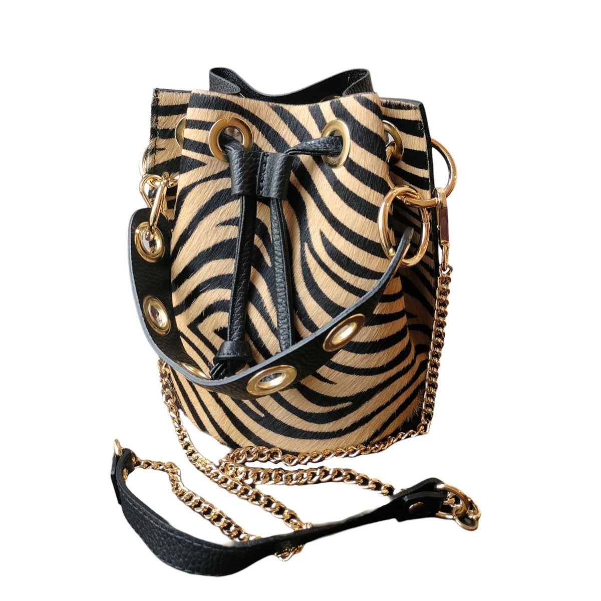 Secchiello con Borchie in Pelle di Cavallino