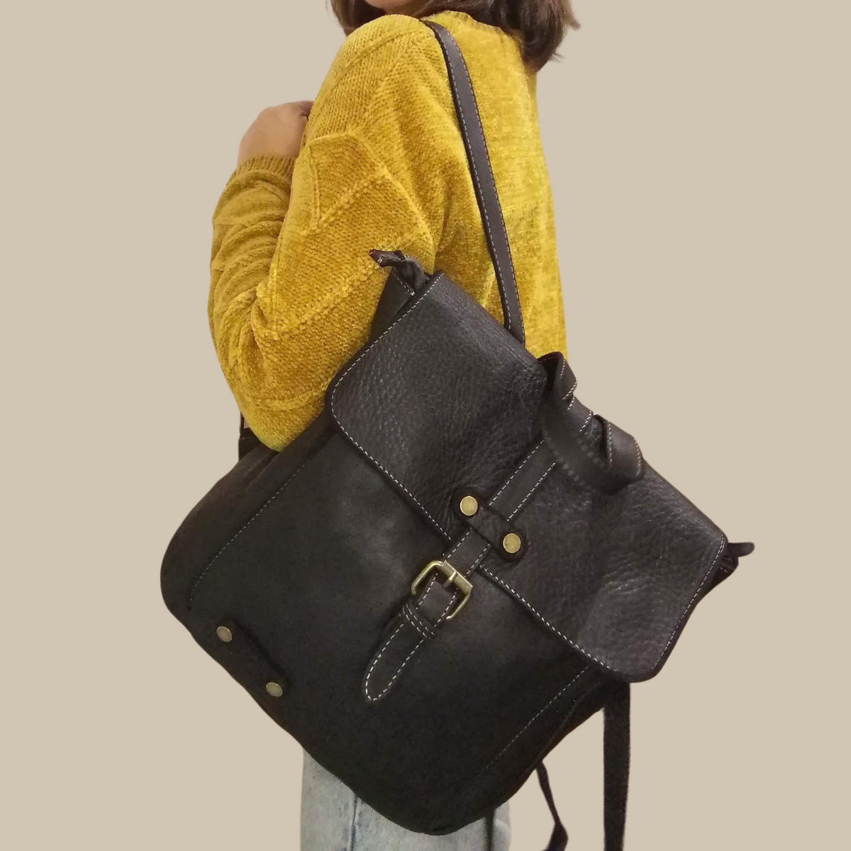 zaino sauvage vera pelle taupe esempio