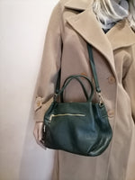 Borsa ovale in vera pelle con tracolla regolabile