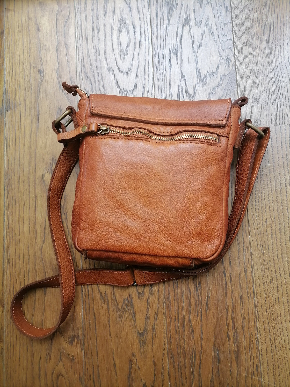Messenger Bag 22x20 in Pelle Sauvage Vintage Made In Italy