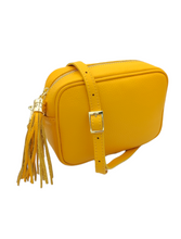 Carica l&#39;immagine nel visualizzatore di Gallery, Pochette Saponetta con Frangia in Vera Pelle Dollaro
