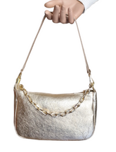 Carica l&#39;immagine nel visualizzatore di Gallery, Tracolla con Catena Oro in Vera Pelle Made In Italy
