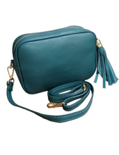 Carica l&#39;immagine nel visualizzatore di Gallery, Pochette Saponetta con Frangia in Vera Pelle Dollaro
