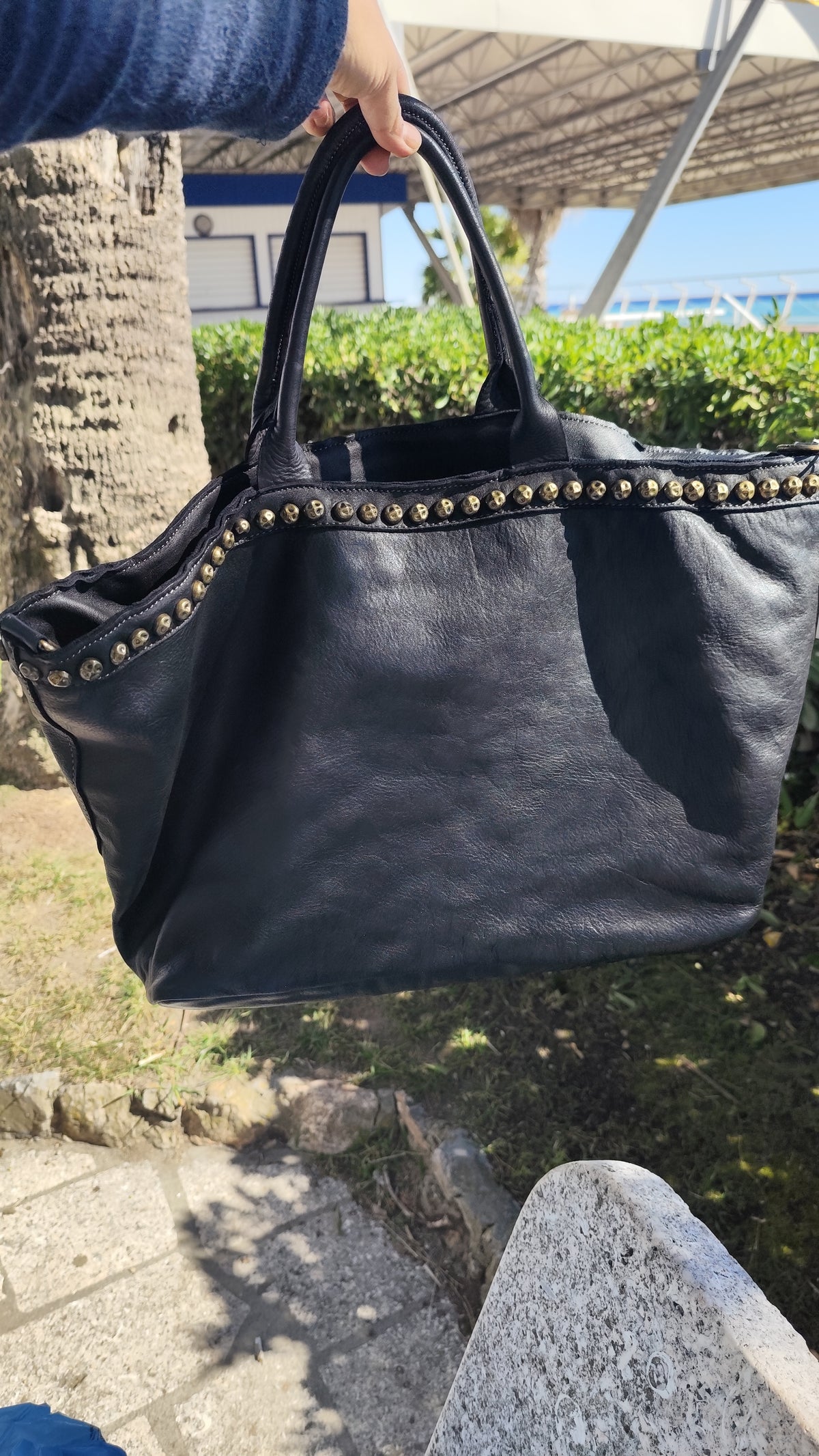 A metà prezzo! Borsa grande con Borchie in Vera Pelle Sauvage