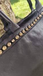 A metà prezzo! Borsa grande con Borchie in Vera Pelle Sauvage