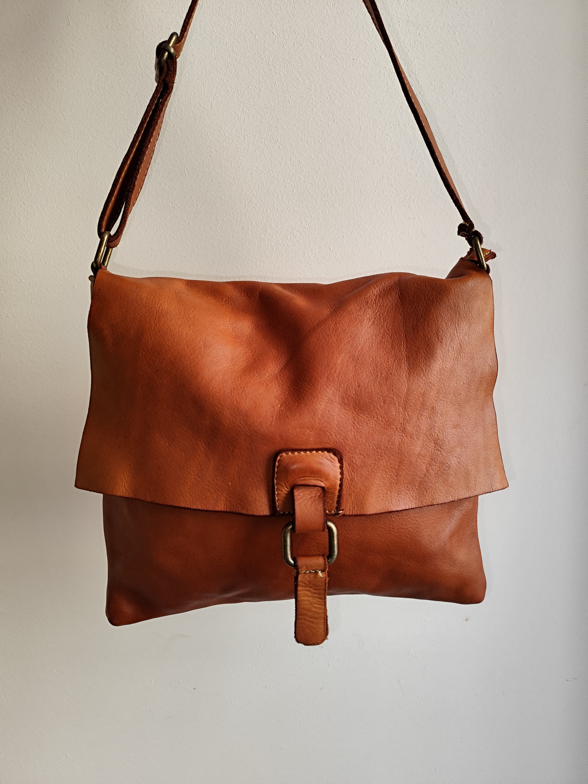 Messenger Bag in Pelle Sauvage Intrecciata Morbidissima Stile Vintage