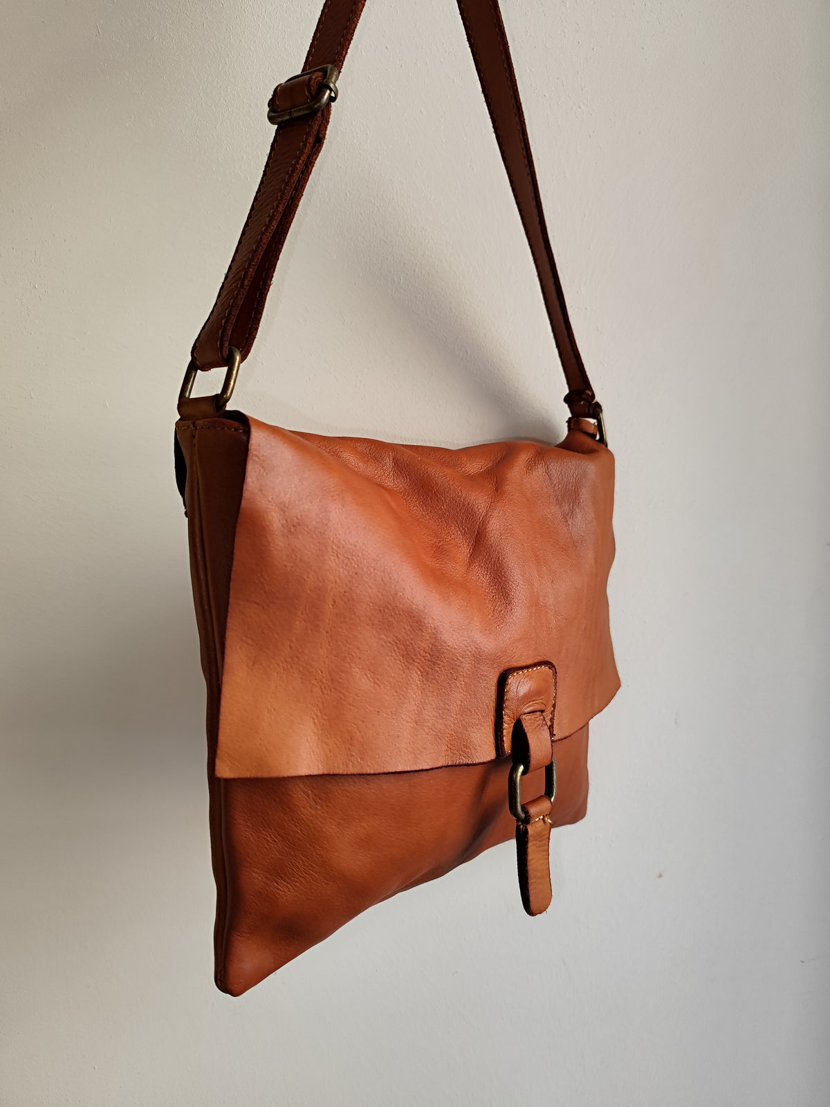 Messenger Bag in Pelle Sauvage Intrecciata Morbidissima Stile Vintage