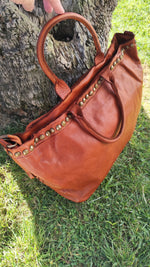 A metà prezzo! Borsa grande con Borchie in Vera Pelle Sauvage