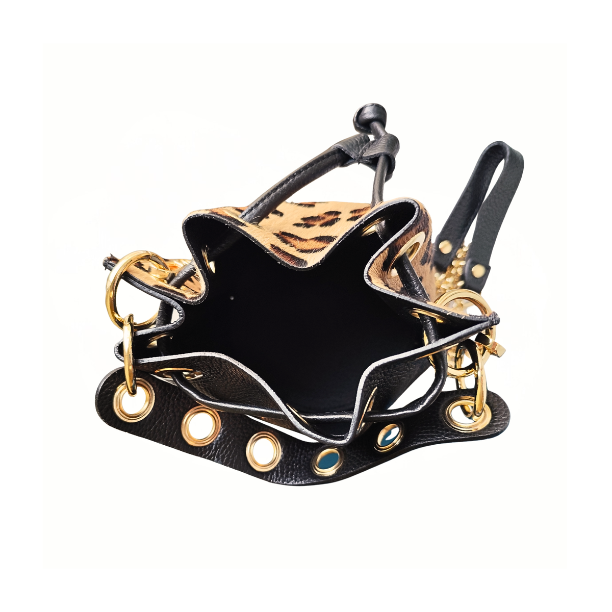 Secchiello con Borchie in Pelle di Cavallino | Made in Italy