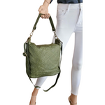 secchiello intrecciata tracolla modella