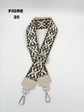 Carica l&#39;immagine nel visualizzatore di Gallery, Tracolla Fiore beige

