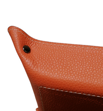 Carica l&#39;immagine nel visualizzatore di Gallery, Svuota-Tasche in Vera Pelle Made in Italy
