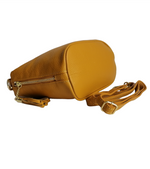 Secchiello pelle gialla fondo