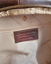 Carica l&#39;immagine nel visualizzatore di Gallery, Zaino Tasca Grande in Vero Cuoio Made in Italy
