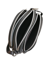 Carica l&#39;immagine nel visualizzatore di Gallery, pochette arrotondate zebrato beige interna
