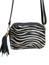 Carica l&#39;immagine nel visualizzatore di Gallery, Pochette Saponetta in pelle di Cavallino
