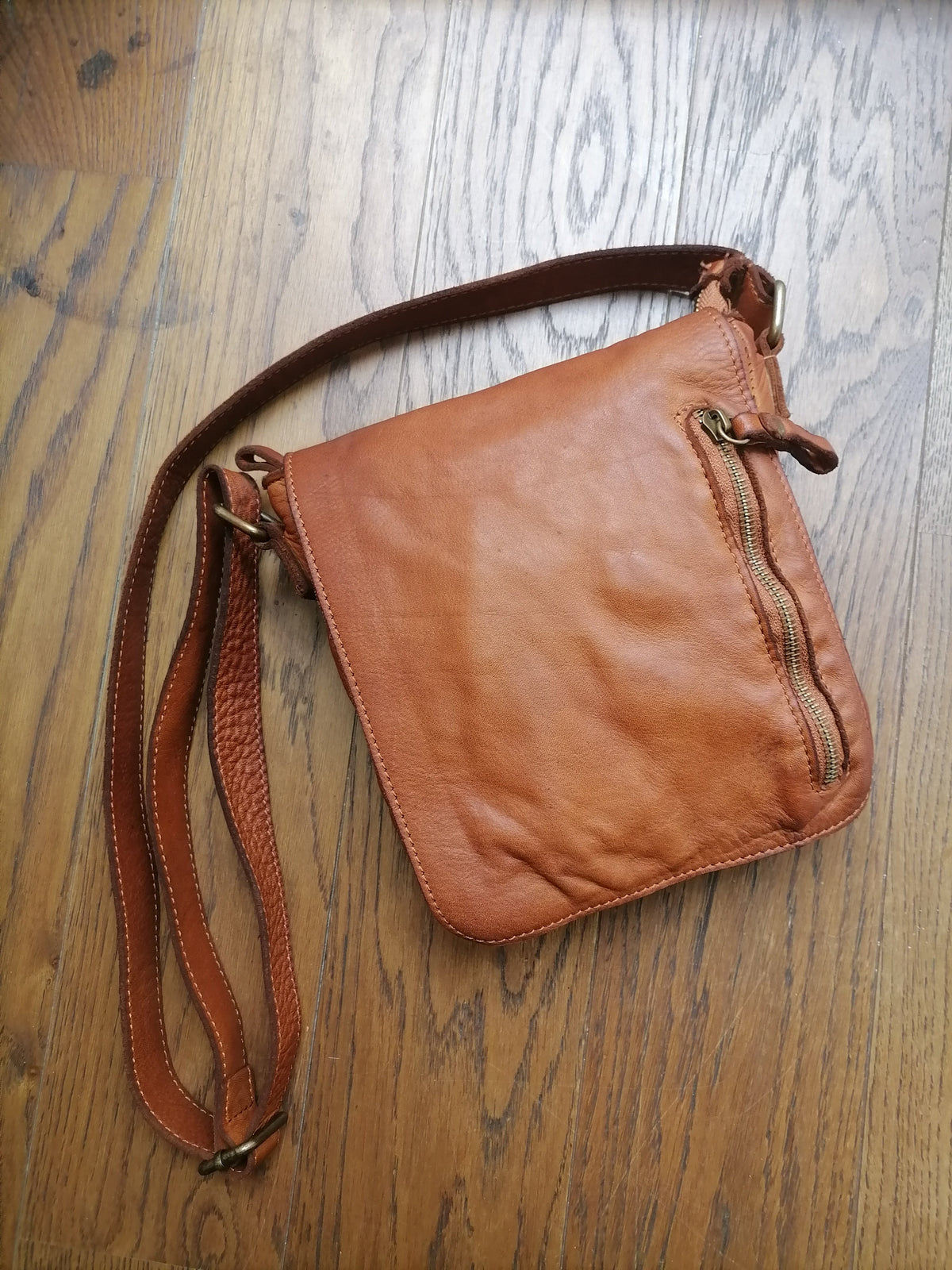 Messenger Bag 22x20 in Pelle Sauvage Vintage Made In Italy