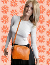 Carica l&#39;immagine nel visualizzatore di Gallery, Borsa Pochette Doppio zip con Tracolla MADE IN ITALY
